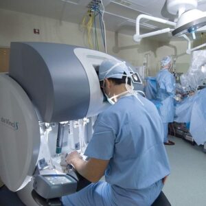 Роботизовані операції у Acibadem: робот Да Вінчі