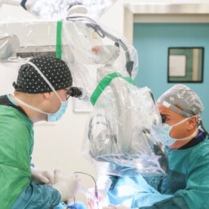 Лечение рака головного мозга в турецких клиниках: операция в гибридной операционной