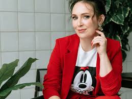 Author image in review Anna Busson