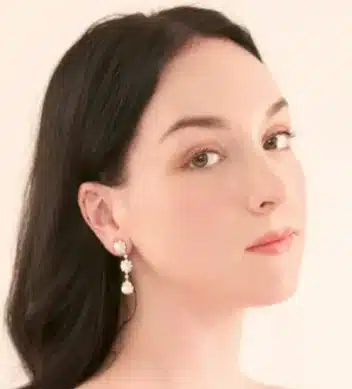 Author image in review Samantha