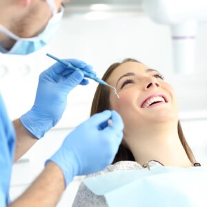 Преимущества имплантации зубов в Израиле