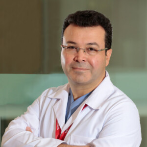 Эрджан Караджаоғлу – Стамбулдағы сүт бездерін кішірейту бойынша пластикалық хирург