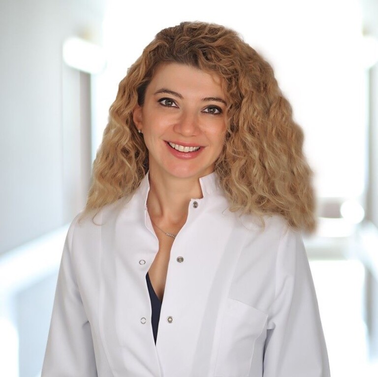 Тугба Дорук (Tugba Doruk)