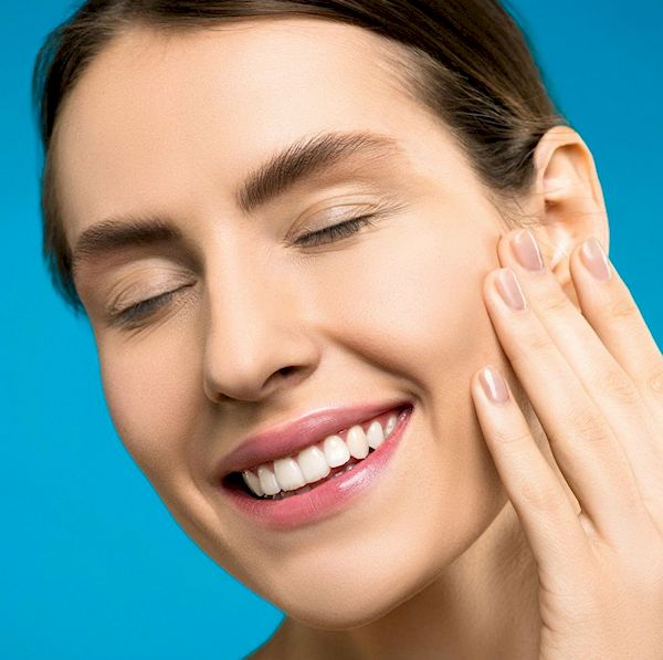 Guía de Costos de Carillas en Turquía 2025: Precios, Materiales y Ahorros