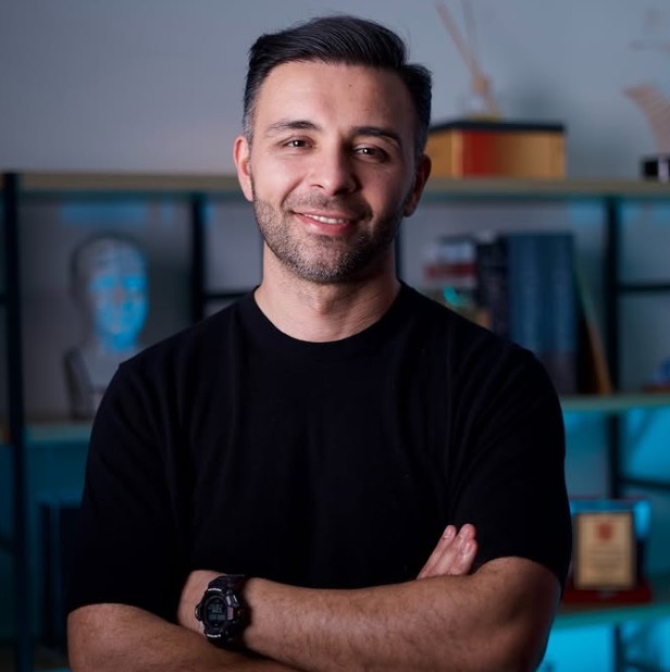 Доктор Мустафа Хамиди (Mustafa Hamidi)