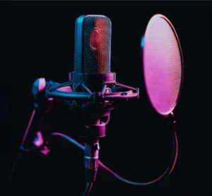 Cambio de voz para pacientes transgénero