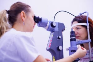 Cómo se trata el cáncer de ojo en Turquía: enfoques, médicos y clínicas