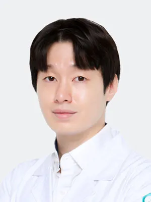 Доктор Ли Сан Кён (Lee Sang Keon)