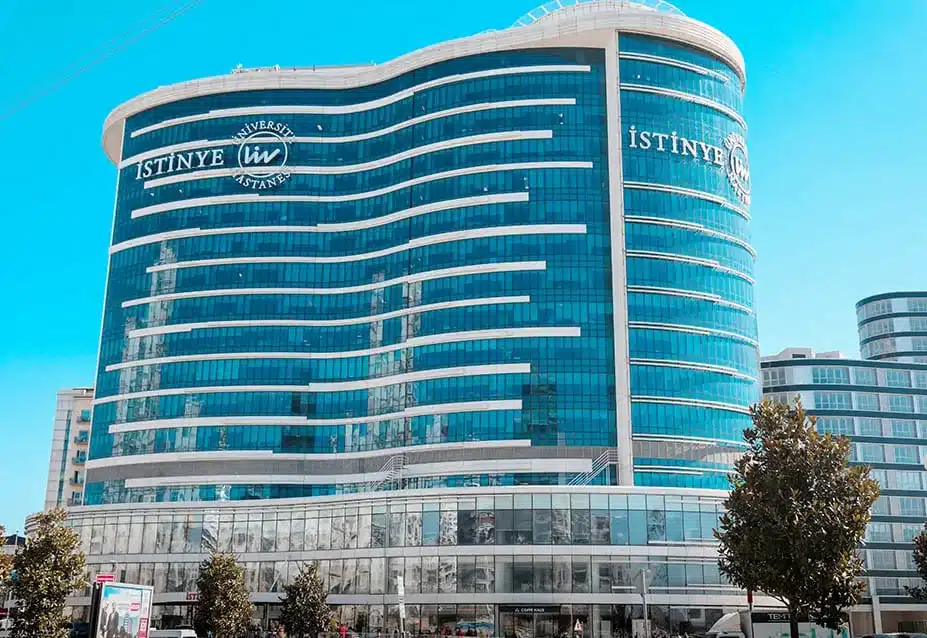 1. Университетская клиника Лив Истинье (Liv Istinye)