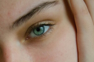 Клиники по пересадке бровей в Турции — профессиональный уход и естественные результаты