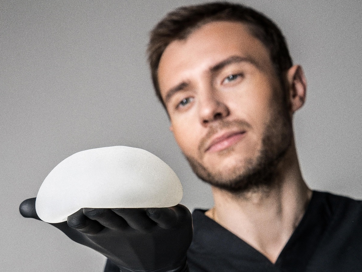 Best Plastic Surgeons in London: Top Specialists to Consider