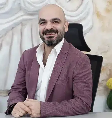 Profesor asociado Daghan Isik